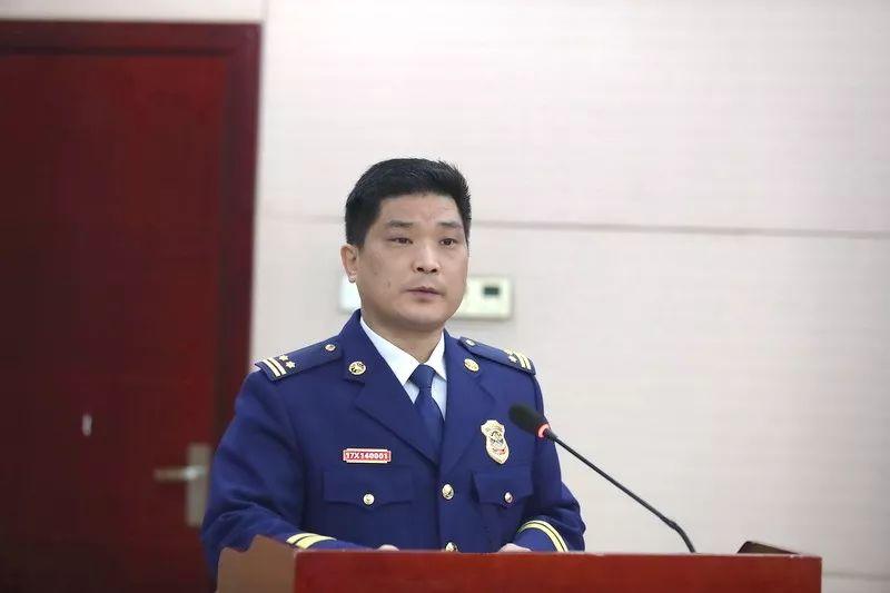 湖北，致敬领导与同胞的团结之声