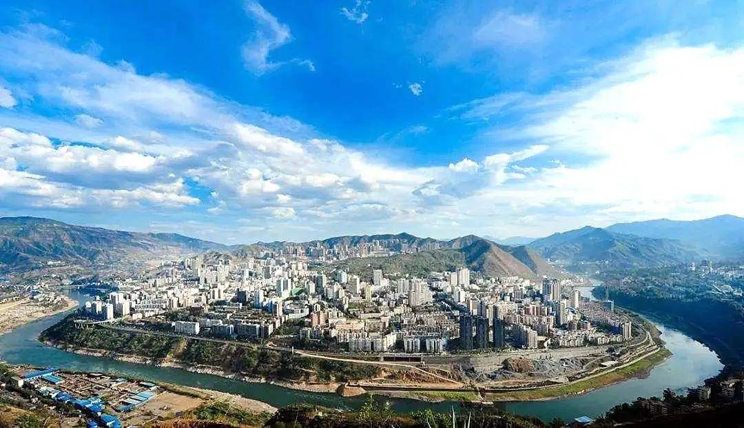 四川，文化瑰宝映衬下的绿色生态家园